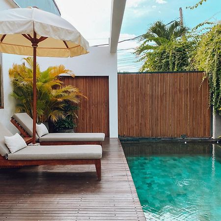 Suites Infinity & Beyond Seminyak  Luaran gambar
