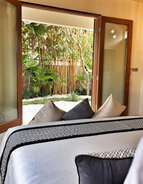 Suites Infinity & Beyond Seminyak  Luaran gambar