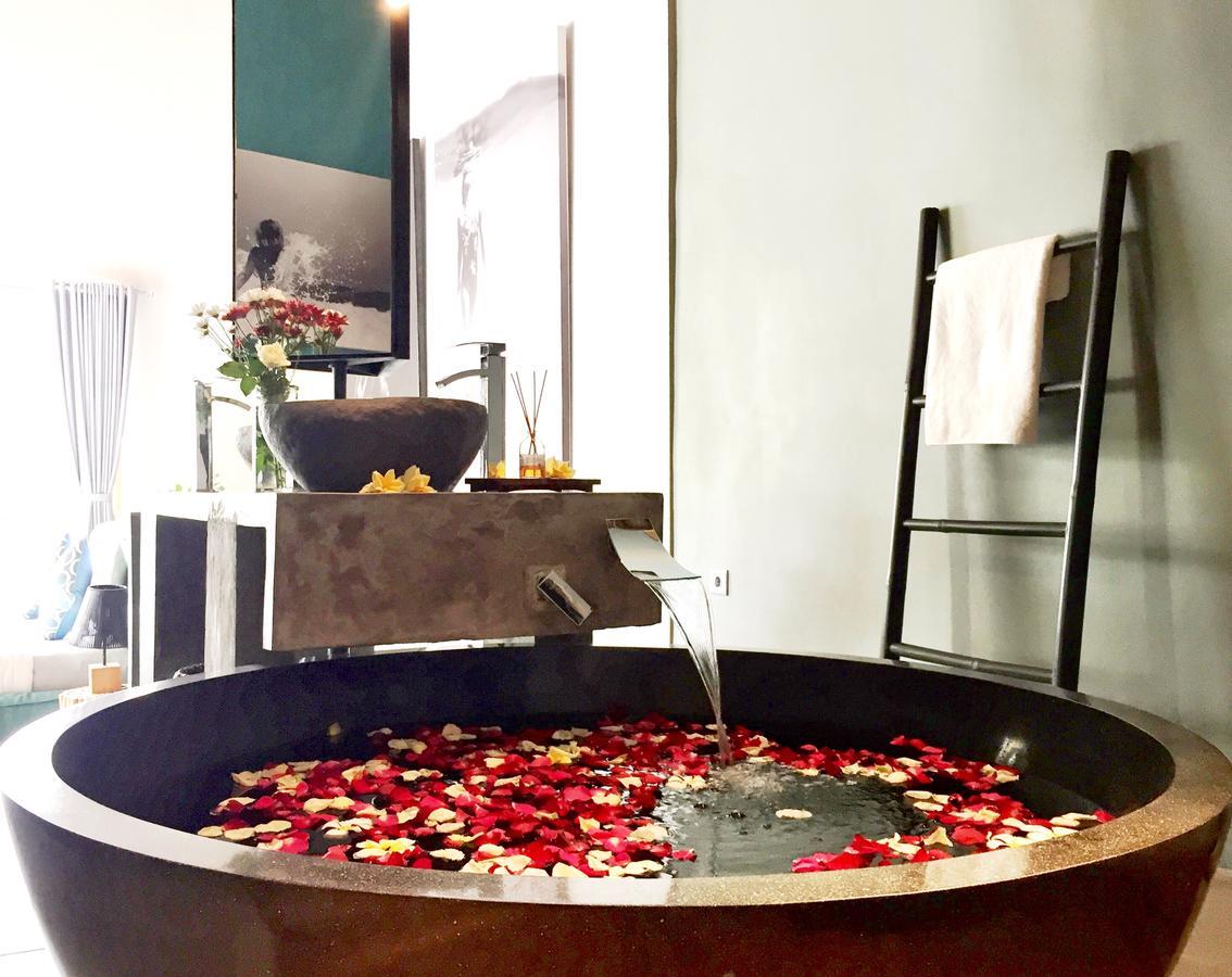 Suites Infinity & Beyond Seminyak  Luaran gambar