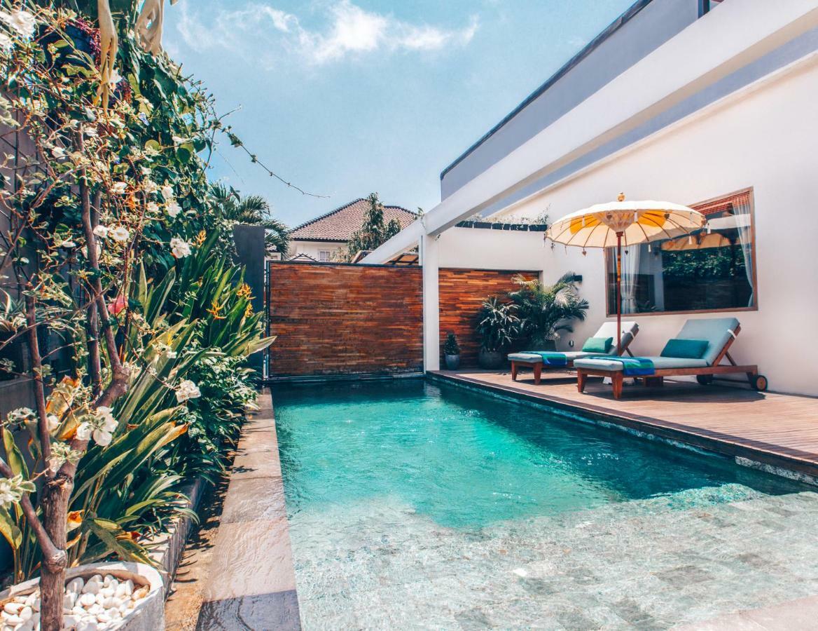 Suites Infinity & Beyond Seminyak  Luaran gambar